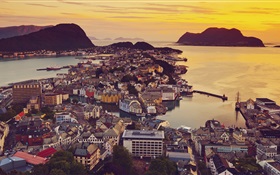 オーレスン、ノルウェー、街、家、日没、海岸 HDの壁紙