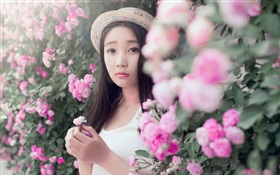 バラの花とアジアの女の子 HDの壁紙