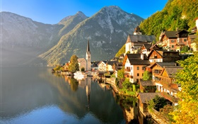 オーストリア、ハルシュタット、ザルツカンマーグート、家、湖、山、太陽の光 HDの壁紙