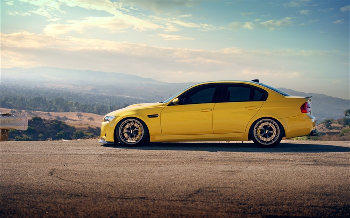 BMW M3セダン黄色の車の側面図 壁紙 ピクチャー