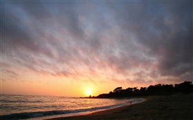 ビーチ、海岸、海、人、日の出、雲 HDの壁紙