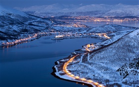 シティライト、雪、冬、夜、トロムソ、ノルウェー