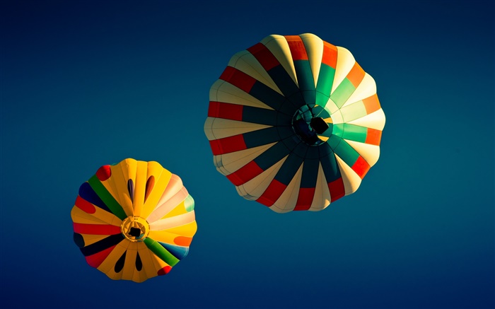 カラフルなホット気球、青空 壁紙 ピクチャー