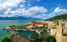 イタリア、ヴェネト、海岸、海、街、家、ボート、青空