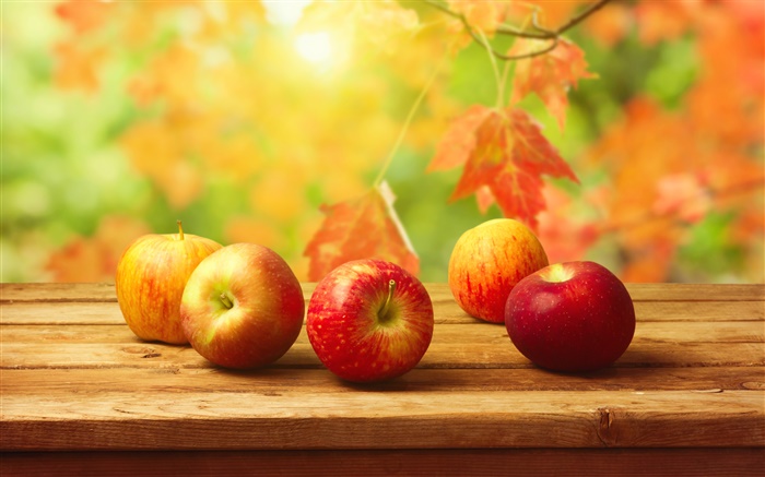 赤りんご、木製のテーブル、秋、葉 壁紙 ピクチャー