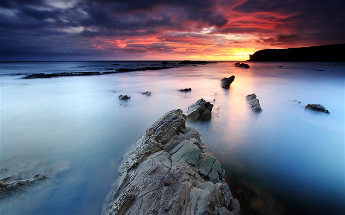 日の出、Collywell湾、海、赤い空、ノーサンバーランド州、イングランド、イギリス 壁紙 ピクチャー