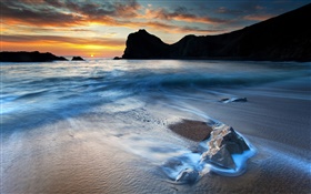美しい海岸風景、夕焼け、岩、海 HDの壁紙