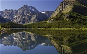 カナダの風景、湖、山、森、水の反射