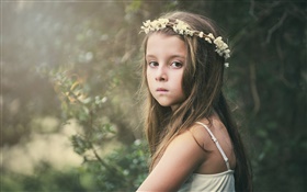 かわいい女の子、悲しみ、子供、花輪、花 HDの壁紙
