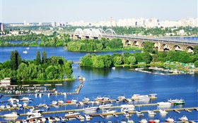 ウクライナ、市、川、橋、桟橋、ボート、木