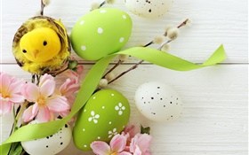 イースター、休日の装飾、卵、柳の小枝、花、春