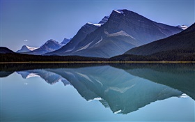 山、湖、森、水の反射、空 HDの壁紙