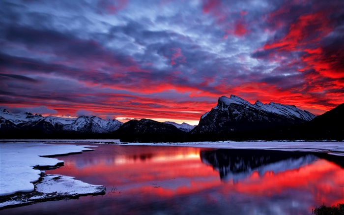 赤い空、雲、グロー、日没、山、湖、雪、冬 壁紙 ピクチャー