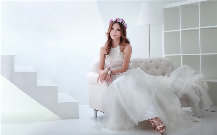 アジアの女の子、美しいドレス、花嫁、姿勢、ソファ 壁紙 ピクチャー