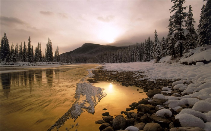 冬、森、雪、山、川の美しい夕日 壁紙 ピクチャー