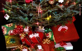 クリスマスプレゼント、ライト、松の小枝 HDの壁紙
