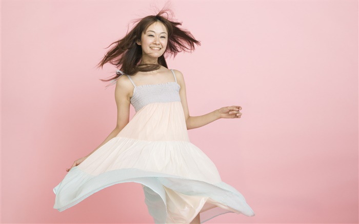 幸せなアジアの女の子、ピンクの背景 壁紙 ピクチャー