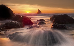 日没海岸、石、波 HDの壁紙