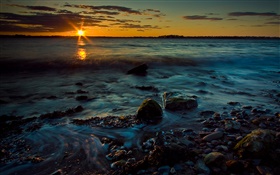 日没、夕暮れ、海、石、海岸 HDの壁紙