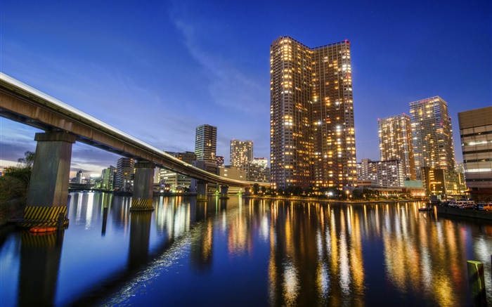 東京、日本、都市、夜、湾、水の反射、高層ビル、ライト 壁紙 ピクチャー