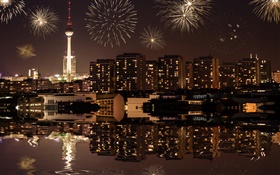 都市の街並、夜、建物、ライト、川、ベルリン、ドイツ