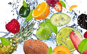 水の中のさまざまな種類の果物 HDの壁紙