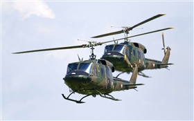 AB-212輸送ヘリコプター