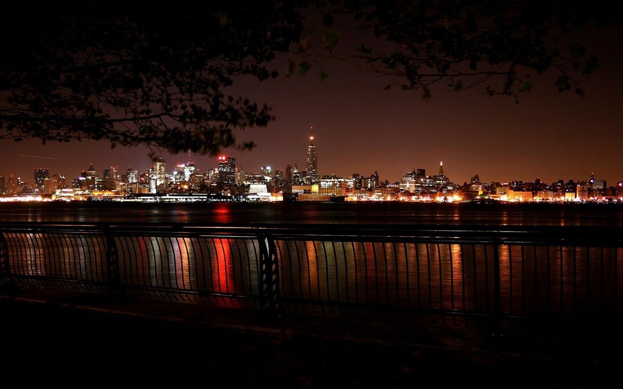 街の夜、明かり、川 1280x800 壁紙 背景画像