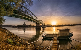 橋、川、ボート、夕日 HDの壁紙